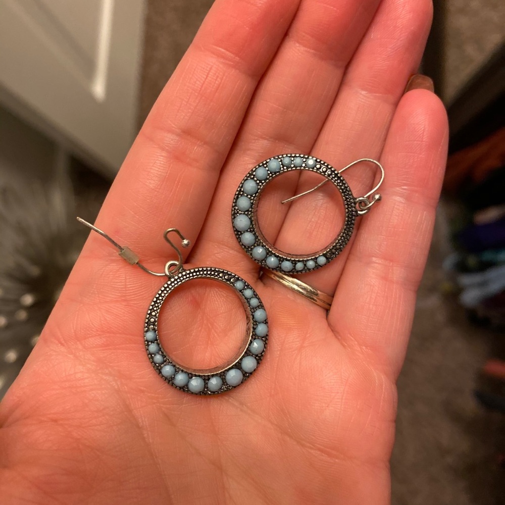 Super cute blue jewel earrings!